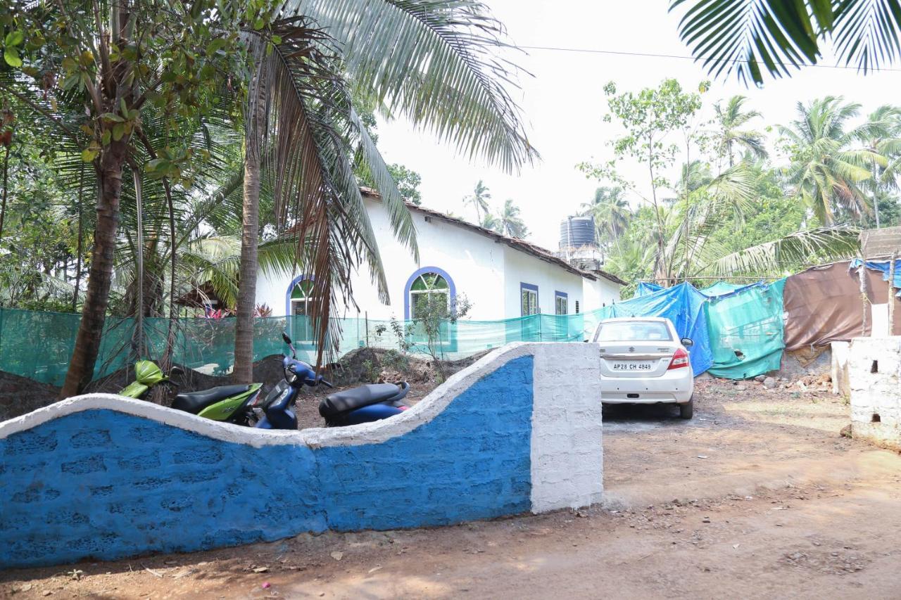 Goanvibes Hostel Anjuna Exterior photo